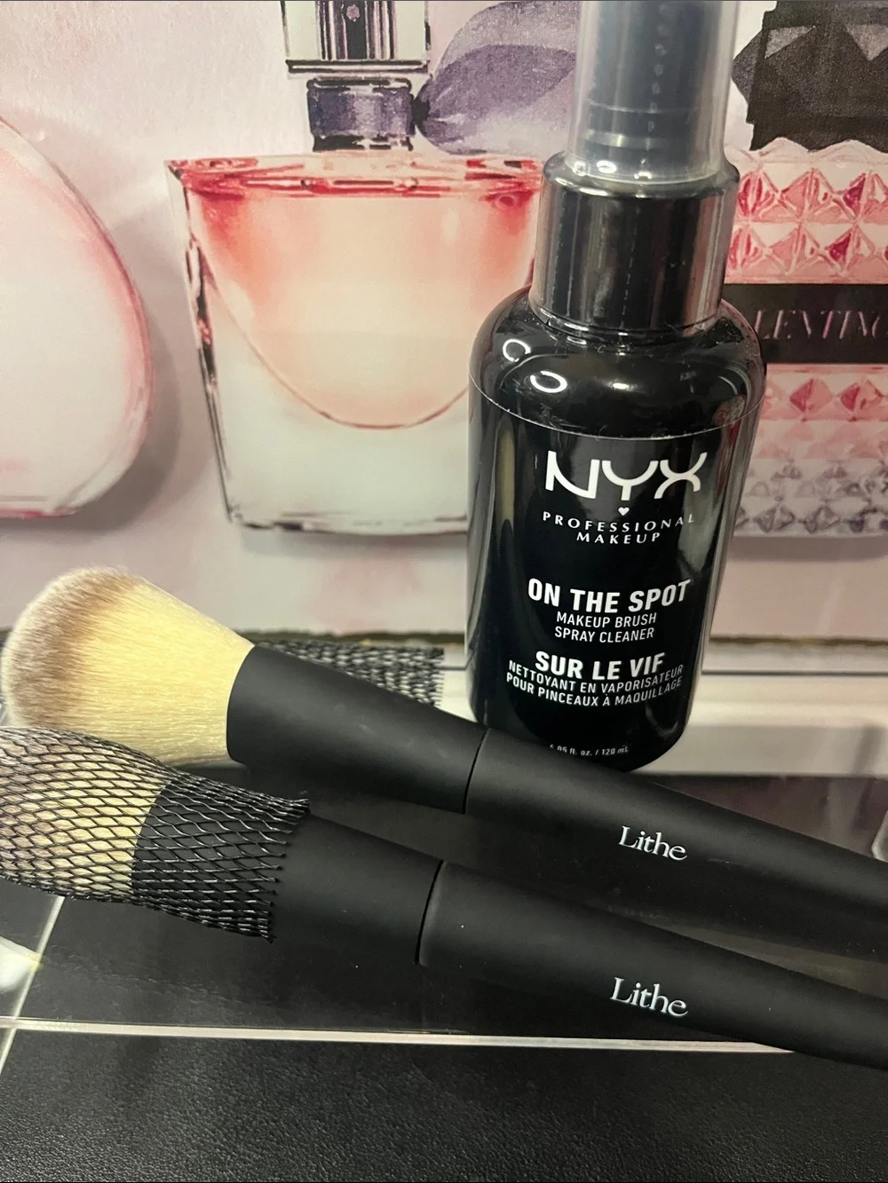 NYX On The Spot Makeup Brush Cleaner -MSRP 18$with Black Lithe Brushes ✨NEW✨